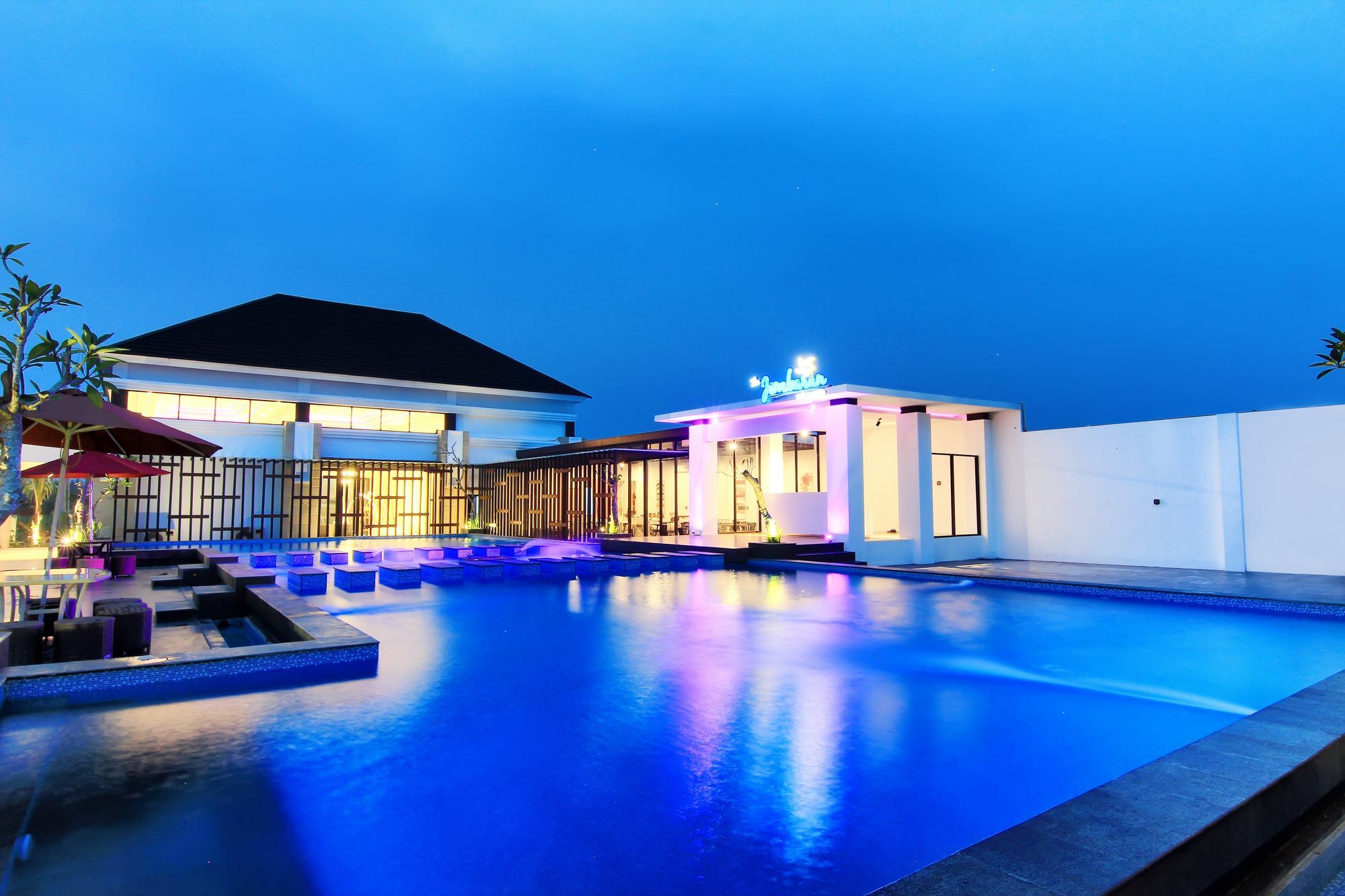 The Baliview Luxury Villas & Resto Pekanbaru Dış mekan fotoğraf